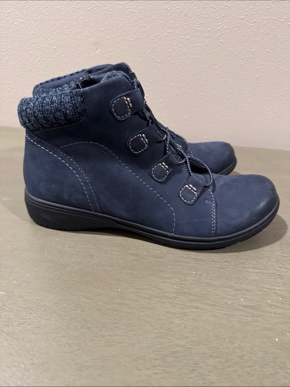 Clarks Navy Zipper Ankle Booties size 8.5 - Picture 4 of 8
